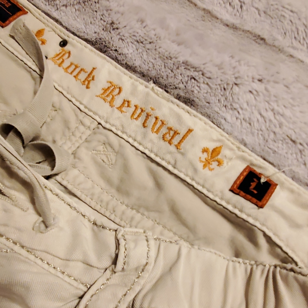 Large Rocks Drawstring And Button